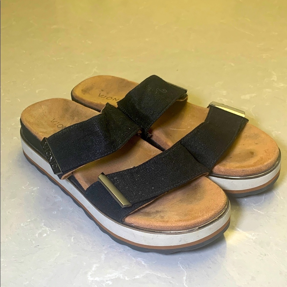 Vionic Brandie sandal black metallic size 9